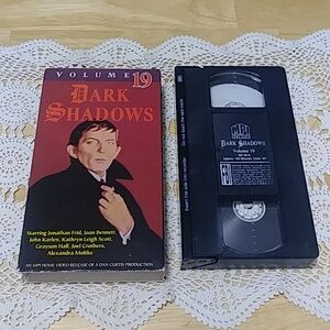Dark Shadows Volume 19 VHS - Vampires, werewolves, horror, suspense